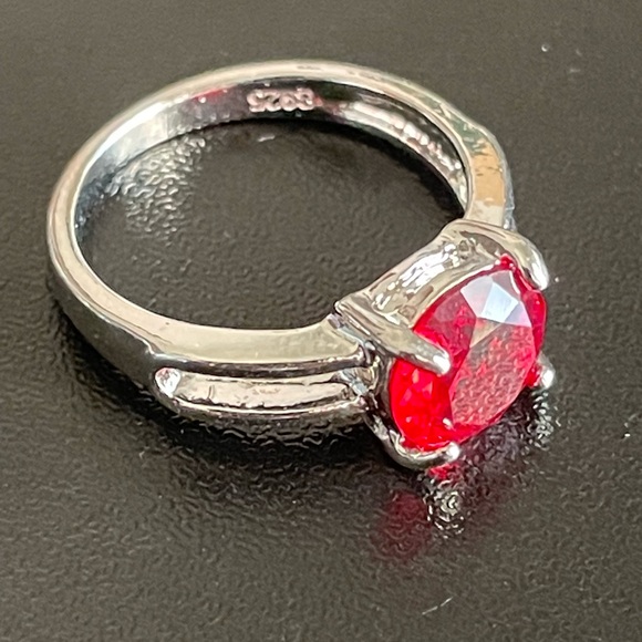 Red crystal S925 silver ring size 6 - Picture 2 of 9